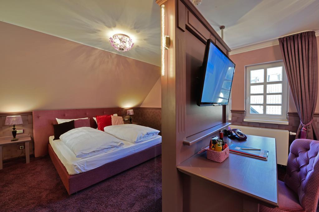 באד ברלבורג Hotel Alte Schule מראה חיצוני תמונה